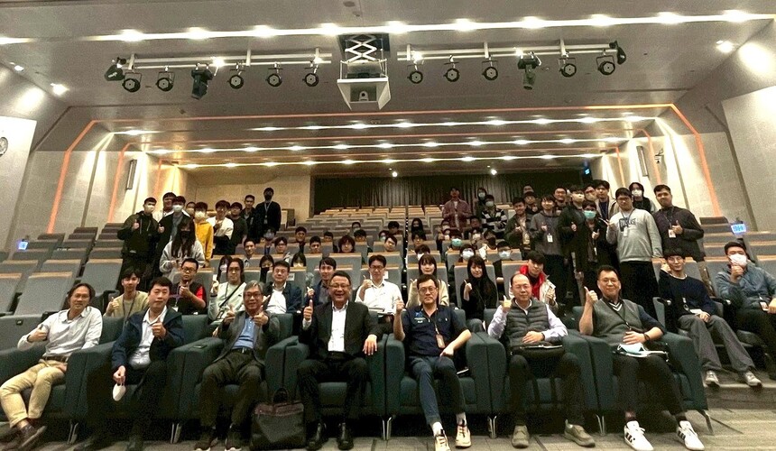 半導體學院114學年度第1學期企業實習訪視座談會圖片(另開新視窗)
